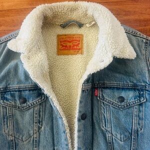 Levi’s men’s Sherpa denim jacket